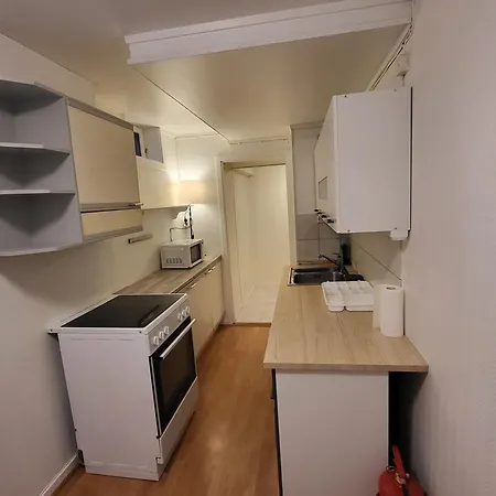 Classic 4 Bedrooms, 9 Guest In Kjeller - Good Proximity To Oslomet And Train Station Apartment *