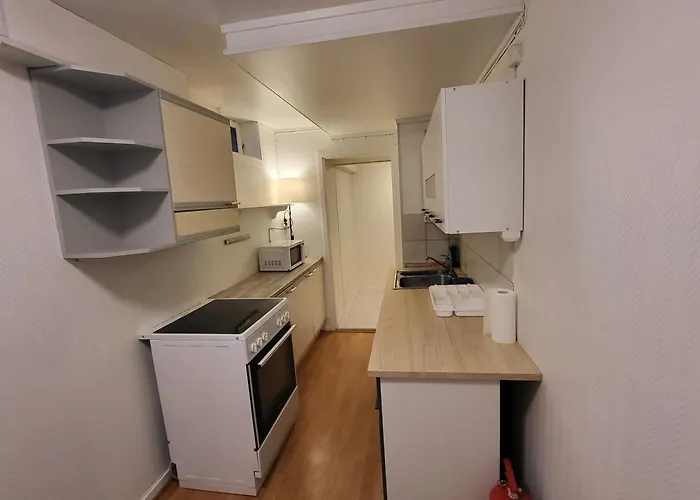 Classic 4 Bedrooms, 9 Guest In Kjeller - Good Proximity To Oslomet And Train Station Appartement *