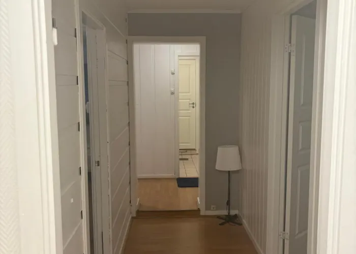 Classic 4 Bedrooms, 9 Guest In Kjeller - Good Proximity To Oslomet And Train Station Appartement Lillestrøm