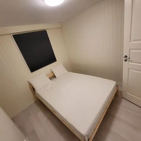 Classic 4 Bedrooms, 9 Guest In Kjeller - Good Proximity To Oslomet And Train Station Апартаменты