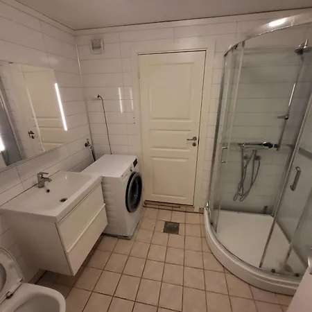 Classic 4 Bedrooms, 9 Guest In Kjeller - Good Proximity To Oslomet And Train Station *